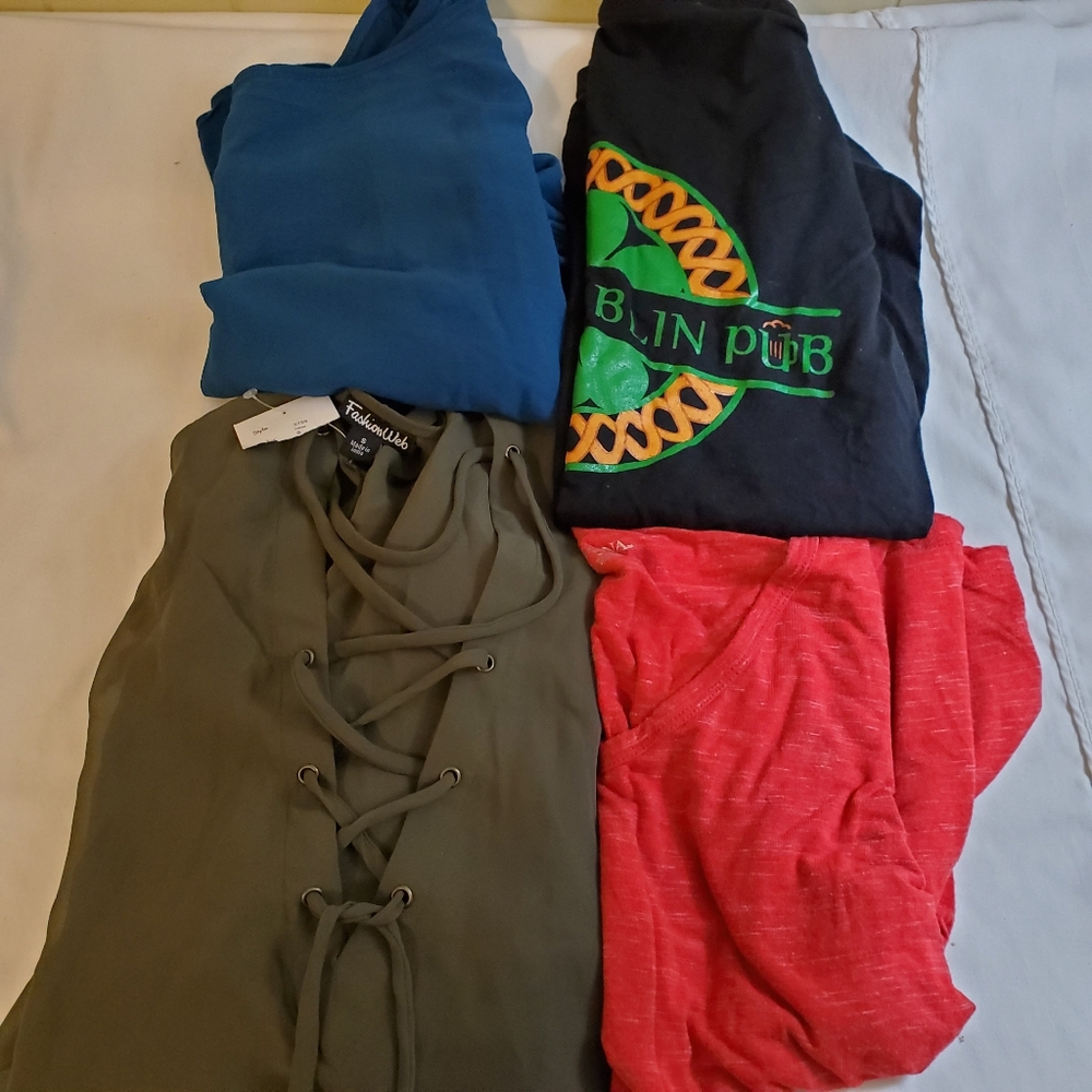 Womens size small bundle (4) - Picture 6 of 6